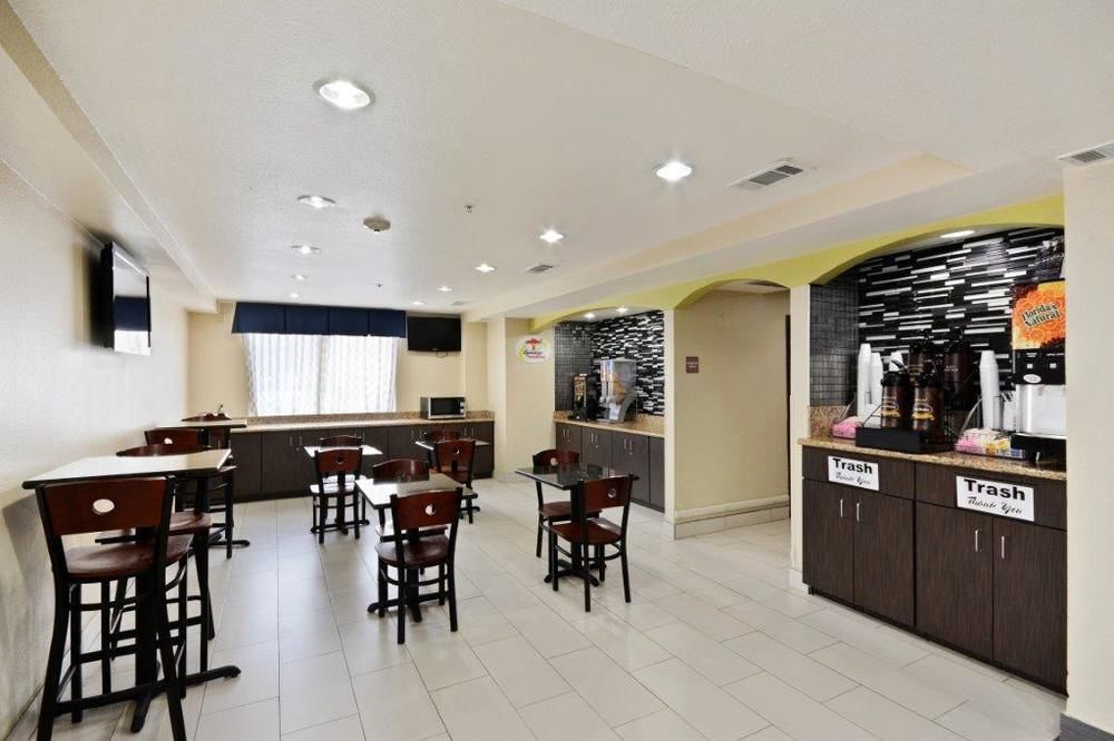 Super 8 By Wyndham Irving/Dfw Apt/North Exterior foto