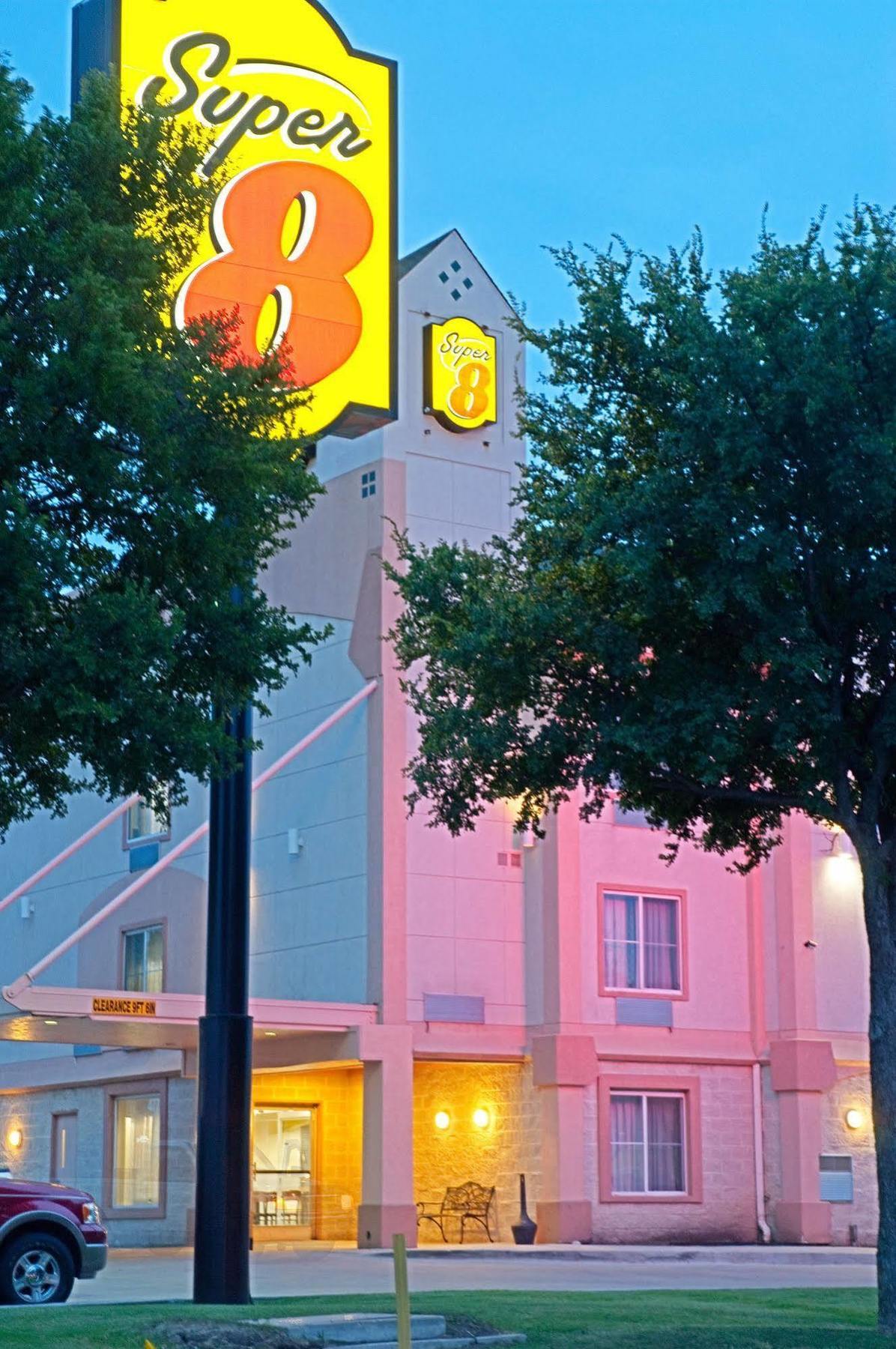 Super 8 By Wyndham Irving/Dfw Apt/North Exterior foto